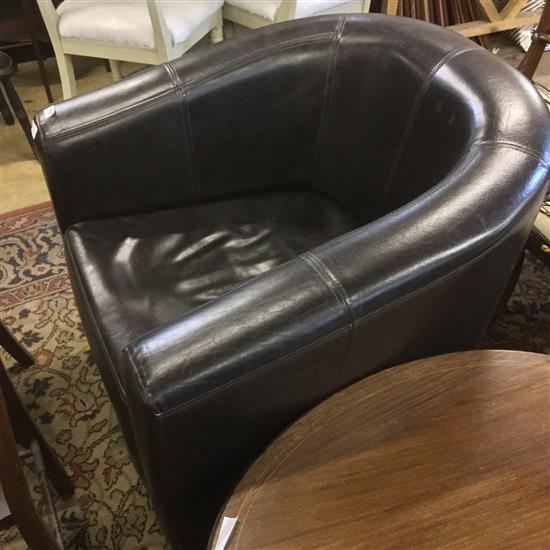 Leather tub chair